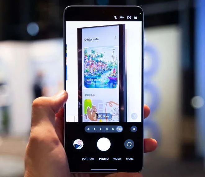 Порівняння камер iPhone 17 та Samsung Galaxy S26
